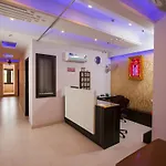 Oyo 5385 Paschim Vihar