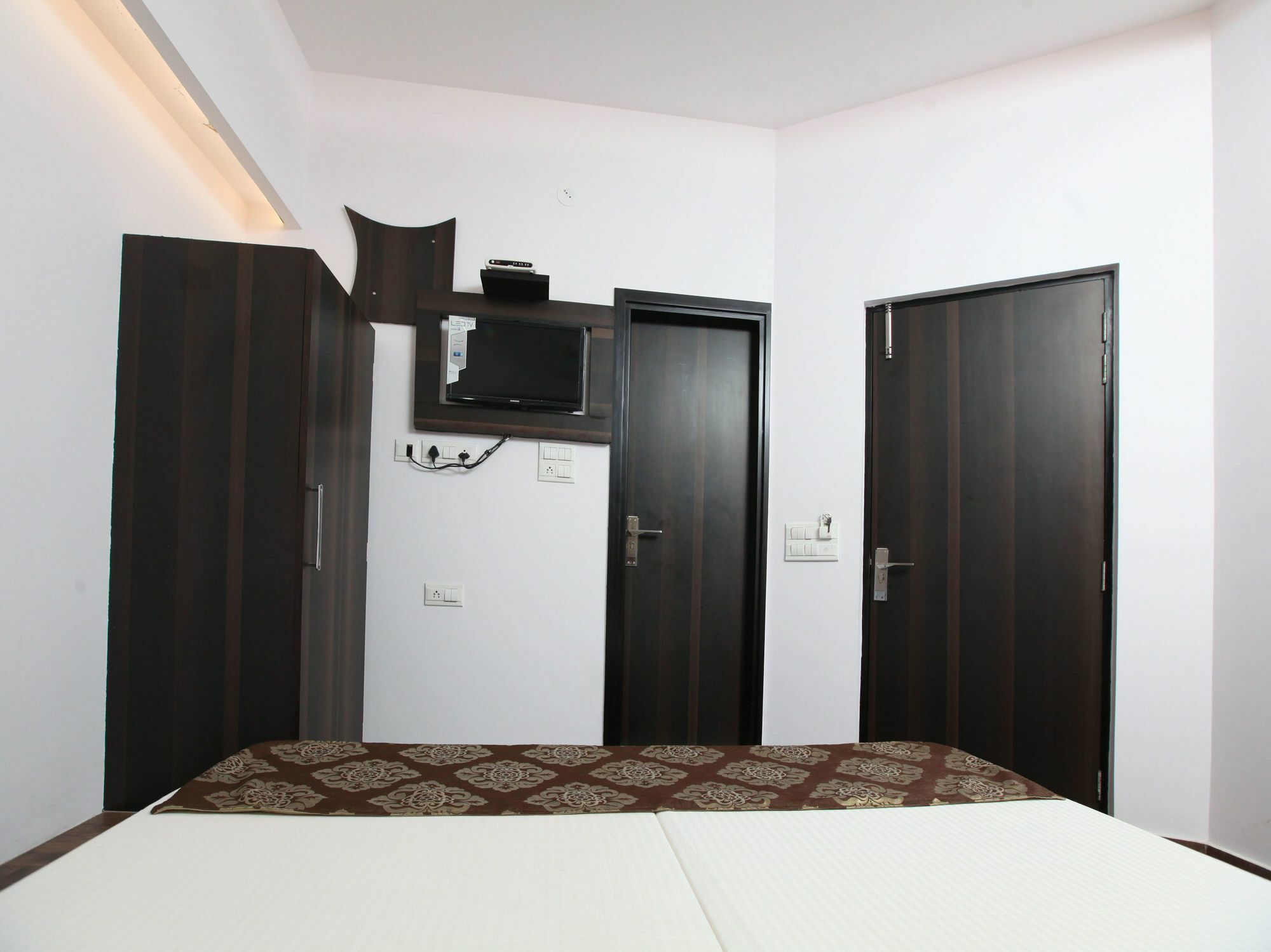 Oyo 5385 Paschim Vihar Hotel 2*
